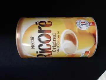 Boîte en métal vide