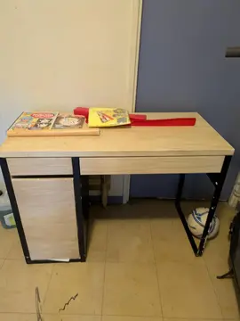 Bureau enfant/adulte Ikea