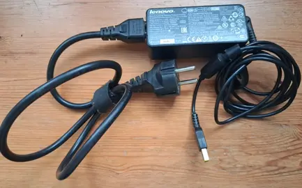 Bloc d’alimentation Lenovo + câbles