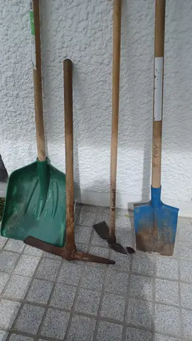 Matériel jardinage avec terreau pour potager et plantations