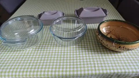 3 plats four dont 2 avec couvercles + 2 terrines