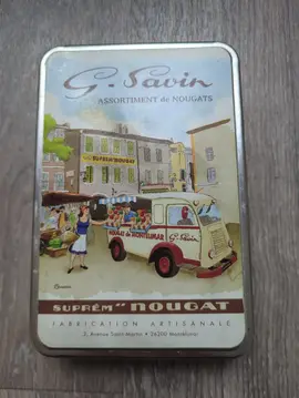 Boîte en fer