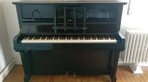 PIANO droit