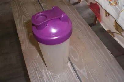 récipient gradué/600 ml
