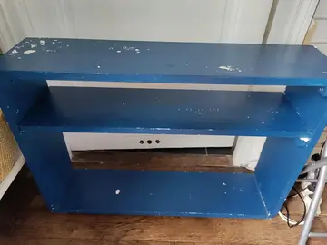 Petit meuble de rangement en bois