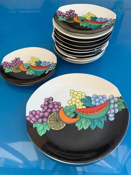 12 assiettes + plat
