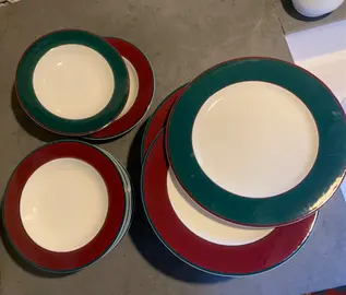 12 assiettes+ 12 petites