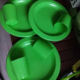 3 assiettes 4 verres