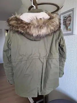 Parka couleur kaki en parfait état