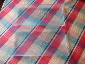 Petits plateaux en verre