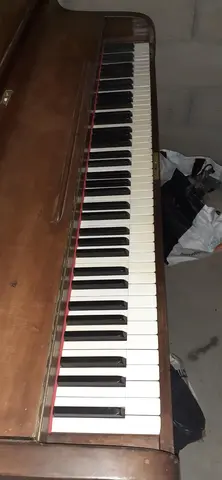 2 anciens piano droit