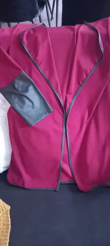 Gilet bordeaux et noir
