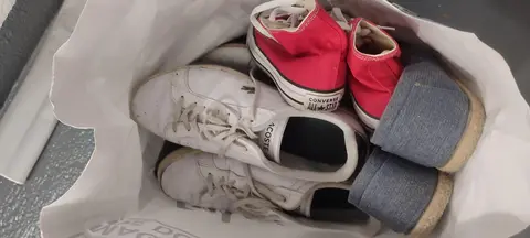 Lot de chaussures usagées homme et femme