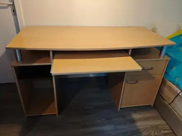 bureau longueur 1,35m profondeur 65cm hauteur 75cm