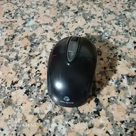 Souris san fil avec dongle, dans l'état.