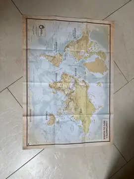 carte papier continents et pays du monde