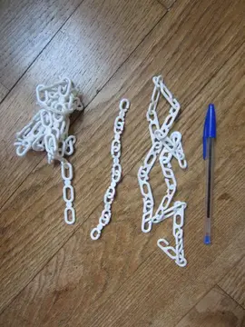 Arts créatifs : petits anneaux plastique pour faire des chainettes