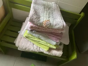 2 draps de bains et serviettes de toilette
