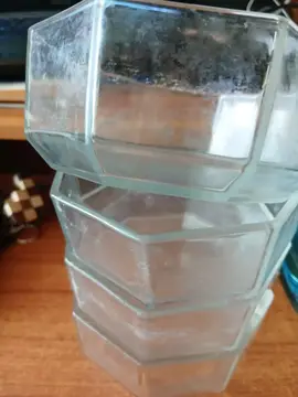 4 ramequins pyrex