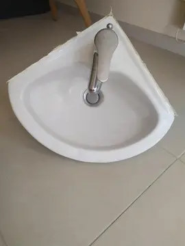 lavabo wc avec robinet