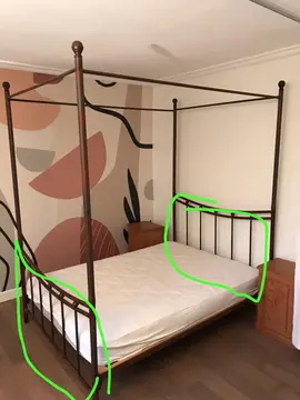 Sommier en métal avec structure baldaquin démontable + Matelas . Bon état !
