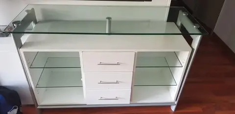 meuble de salon (hauteur : 86cm, largeur : 135cm, profondeur : 50cm)