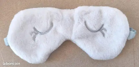 Masque de nuit tout doux blanc avec motif yeux fermés, élastique vert clair à carreaux