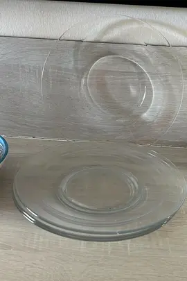 4 assiettes en verre
