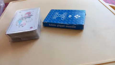 jeu de cartes et boite de présentation