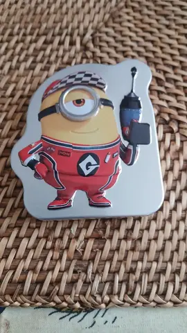 BOÎTE A POINTS EN MÉTAL MINION 4