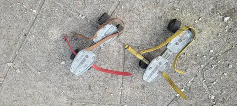 vieux patins à roulettes