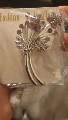 broche neuf