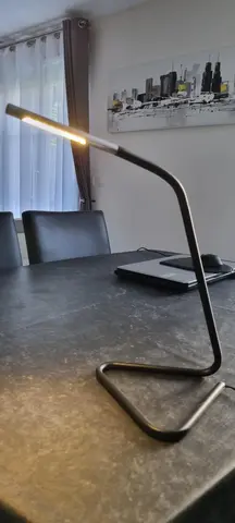 petite lampe de bureau led IKEA