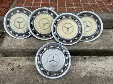 Enjoliveurs Mercedes