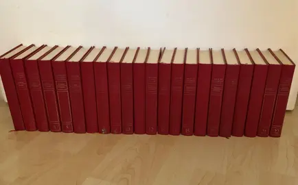 Encyclopédie complète 22 volumes Larousse par France Loisirs en très bon état