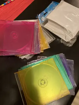 Pochettes CD en plastique et en papier