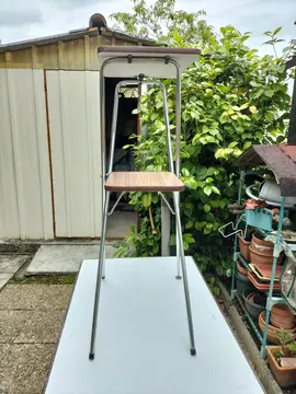 Table pilante pour projecteur