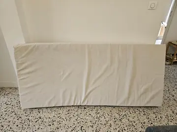 matelas 1 personne avec housse de protection
