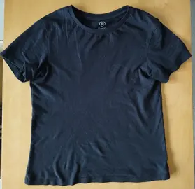 T-shirt noir 9-10 ans