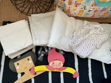 Oreiller, draps pour bébé et autres