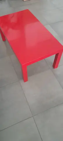 Table ikea rouge
