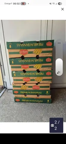 donne cartons de bananes ,demena , pour brocante , etc