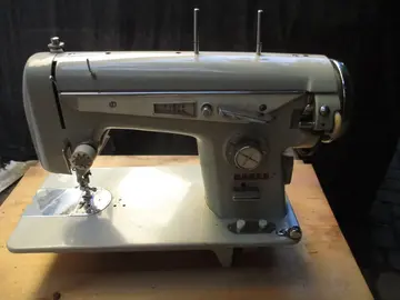 Machine à coudre ancienne