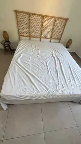 lit 160 sommier état neuf +matelas avec housse