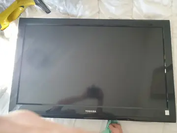 TV Toshiba LCD 102 cm