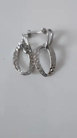 1 paire de boucles d'oreilles