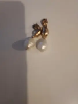 1 paire de boucles d'oreilles