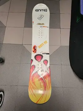 Snowbaord Gnu taille 156