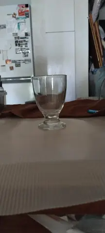 vaisselle plat, assiettes, verres