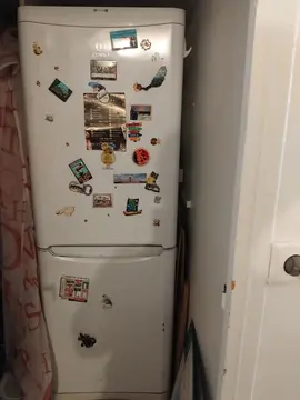 réfrigérateur marque Indesit fonctionne très bien